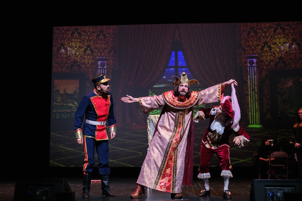 Дворцовые елки