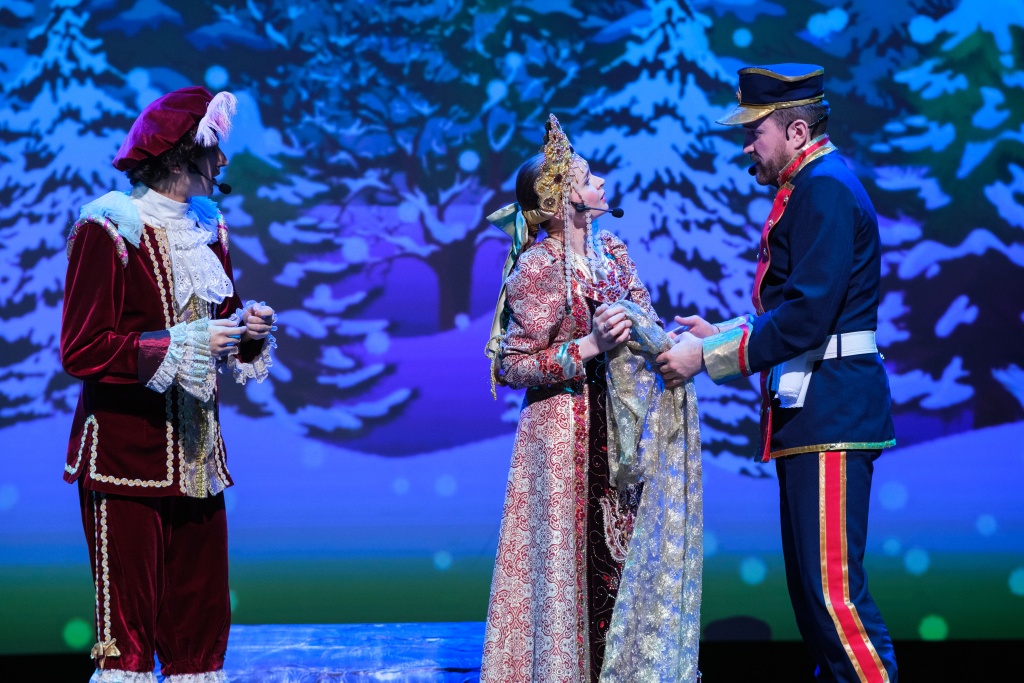 Дворцовые елки